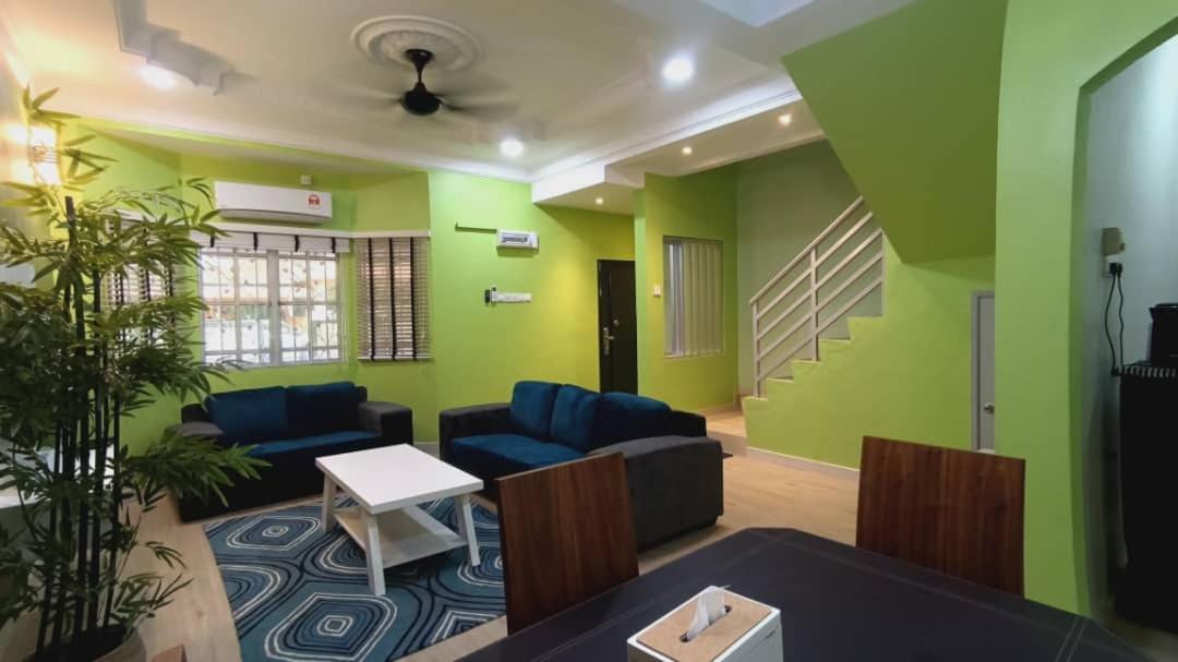 Homestay Dr. Z Klang Esterno foto