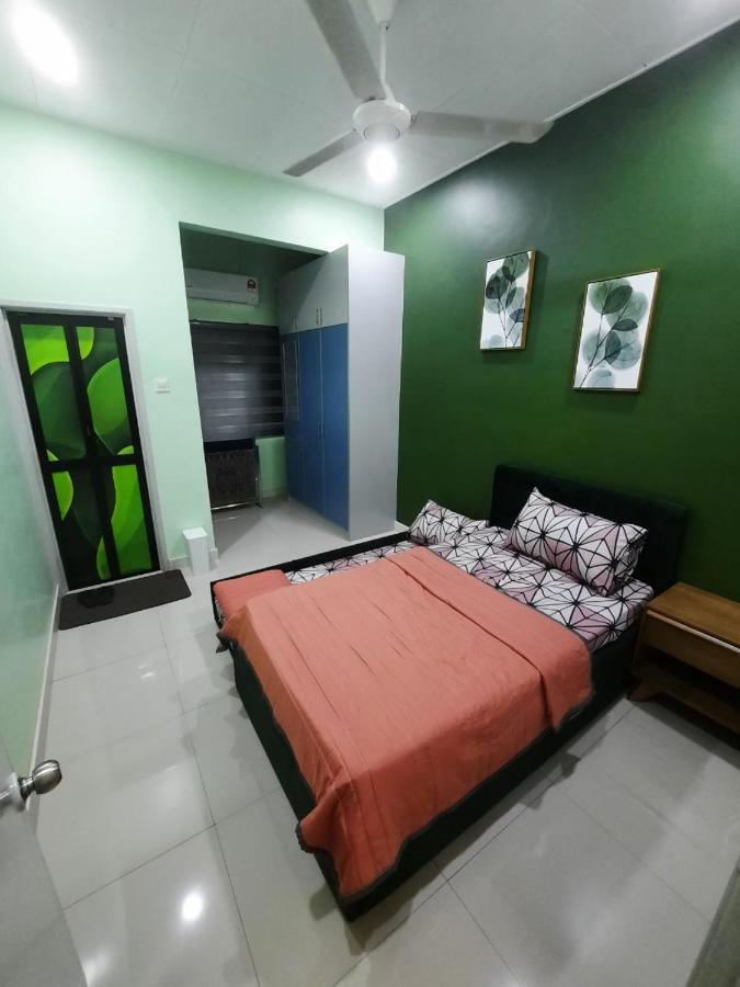 Homestay Dr. Z Klang Esterno foto
