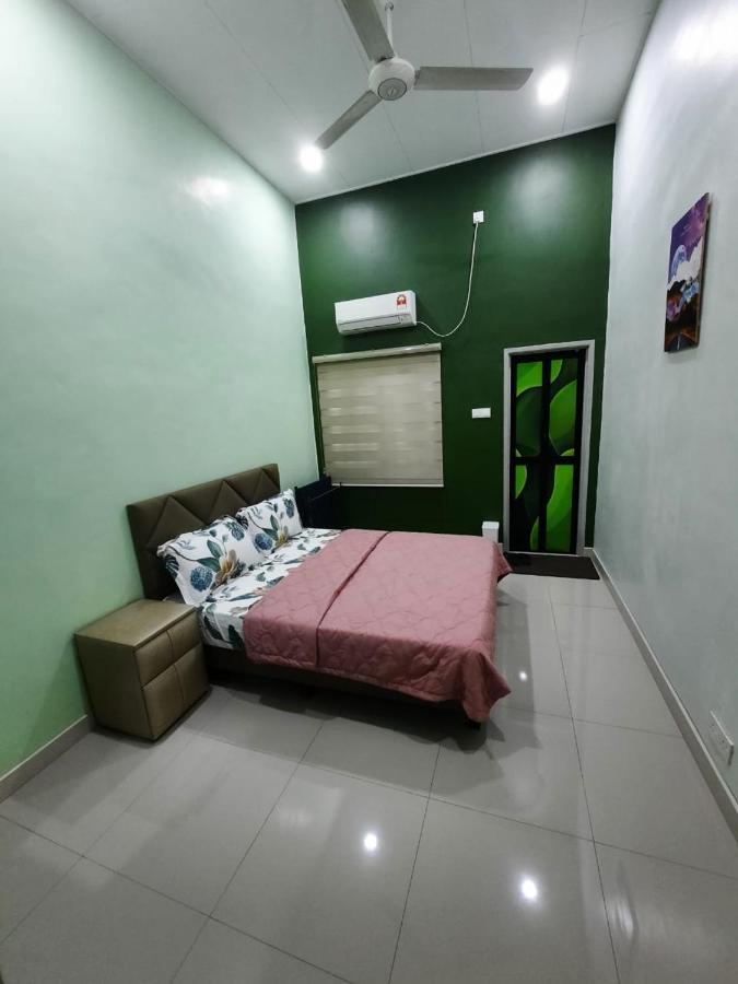 Homestay Dr. Z Klang Esterno foto