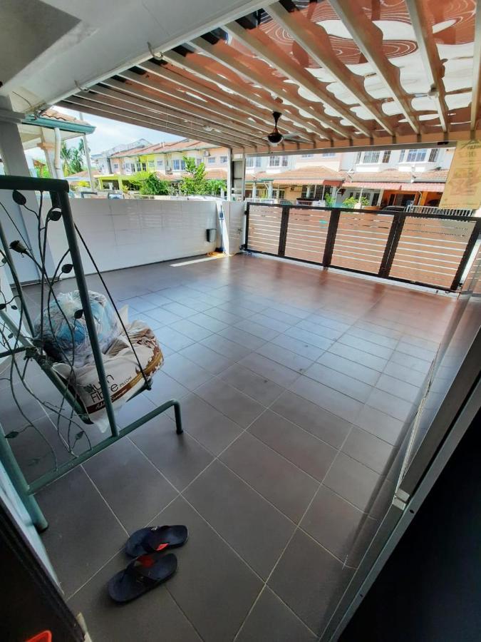 Homestay Dr. Z Klang Esterno foto