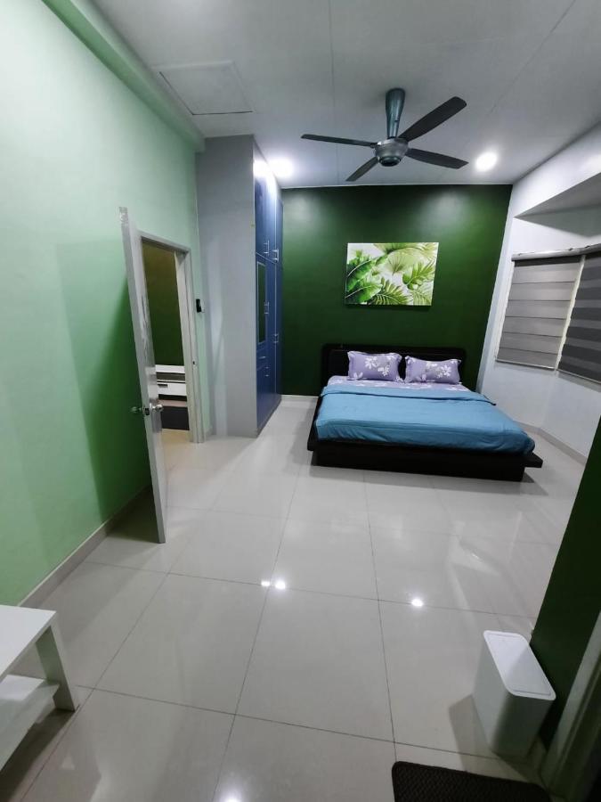 Homestay Dr. Z Klang Esterno foto