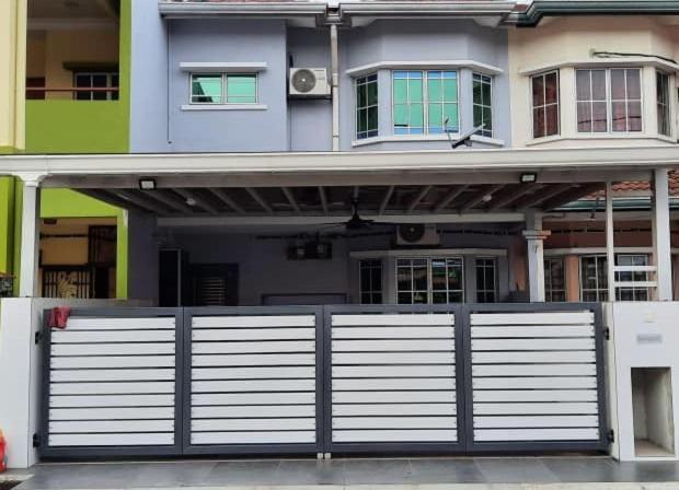 Homestay Dr. Z Klang Esterno foto